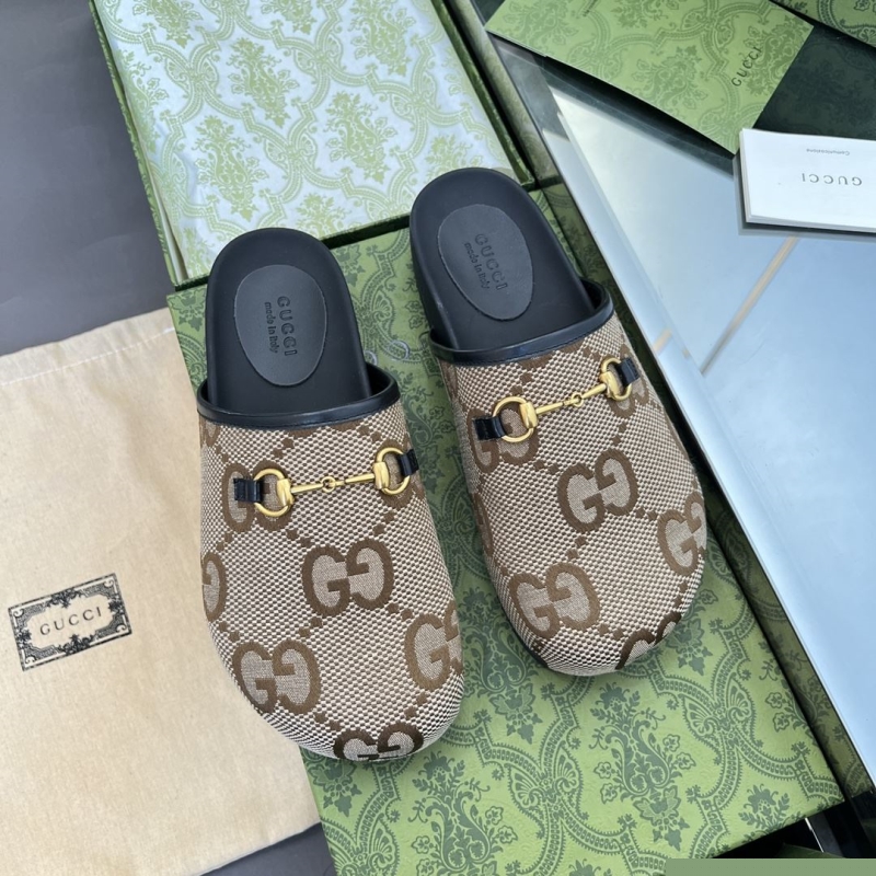 G*u*i slippers